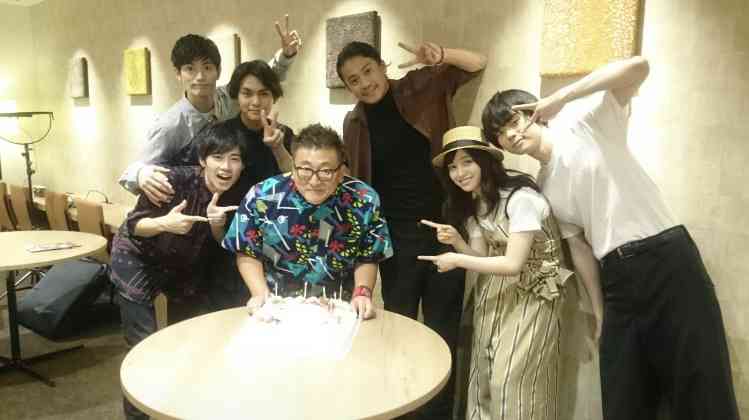 芸能人が誕生日を祝ってる画像を貼るトピ