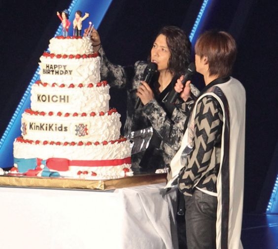 芸能人が誕生日を祝ってる画像を貼るトピ