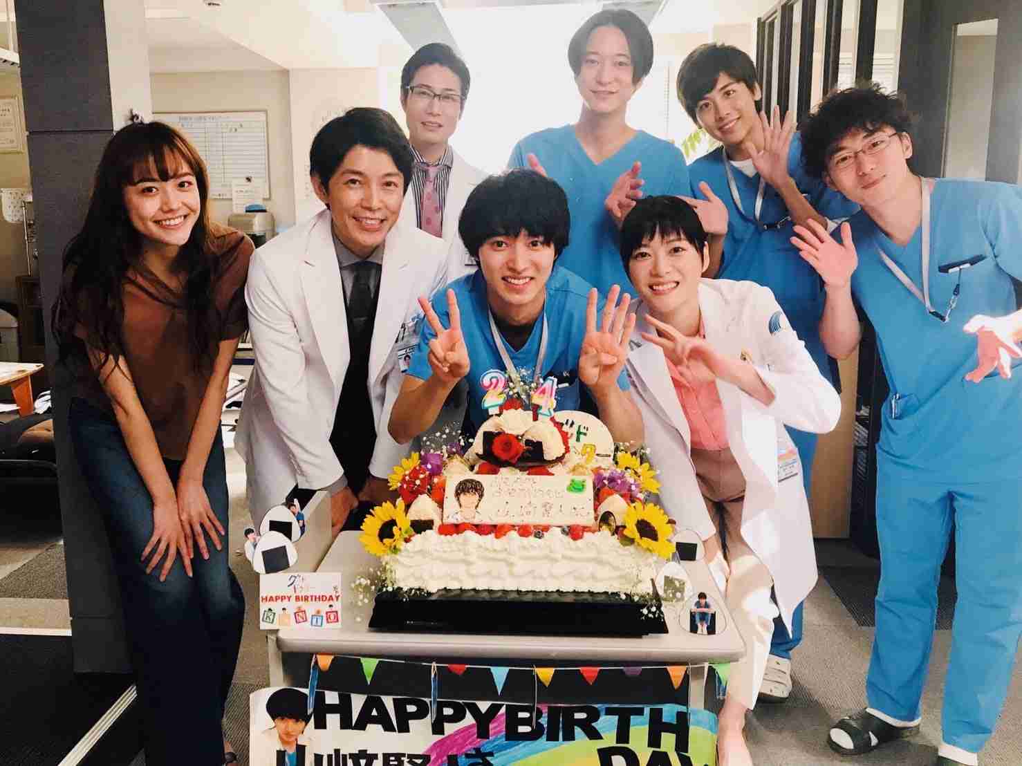 芸能人が誕生日を祝ってる画像を貼るトピ