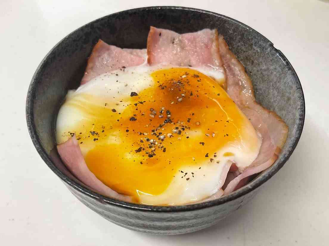 「←私の朝食　兄の朝食→」　帰省の翌朝に母が用意した手料理がすごすぎる　「ホテル並み」の食卓に羨望の声「このおうちに帰省したい」