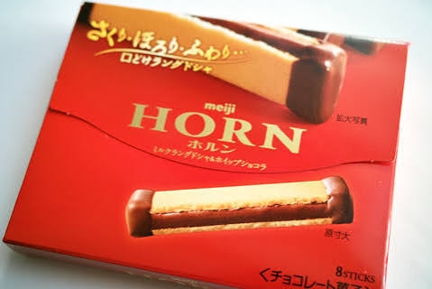 懐かしいパッケージを貼るトピ
