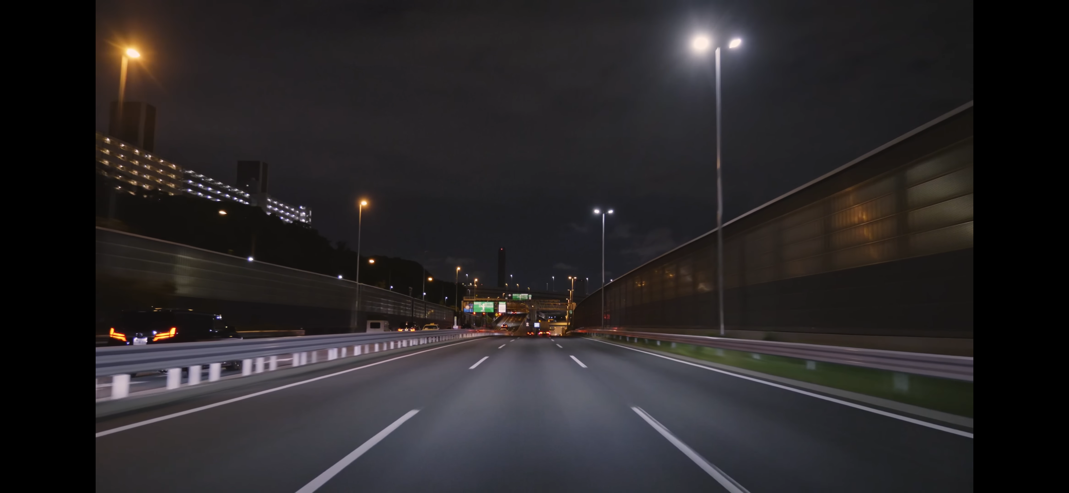 夜、高速道路のドライブで聴きたい曲