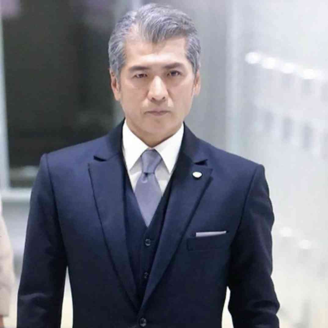 肩幅が広い男性有名人Part2