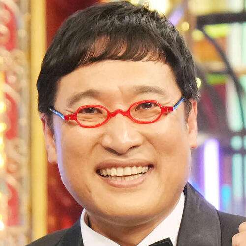 四角顔の髪型について