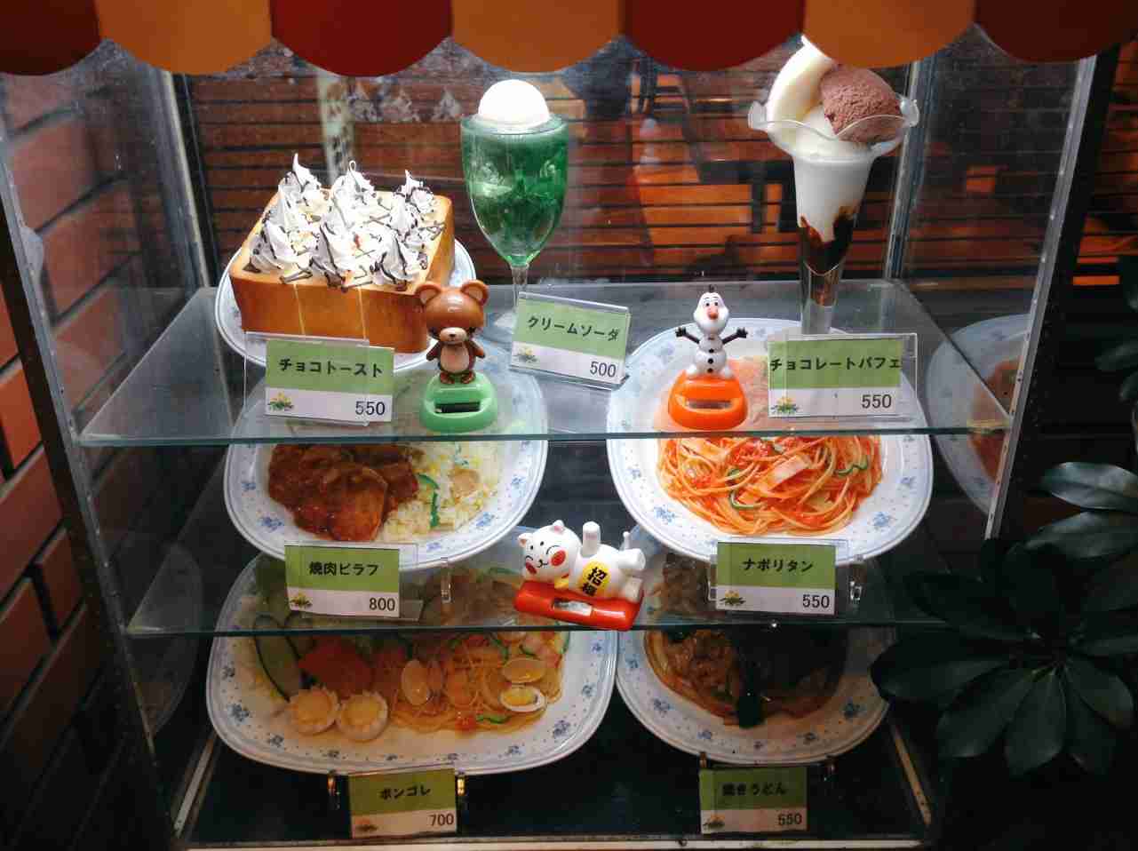 生成AIポスターを展示する飲食店が増えているが、極力そういう店には行かないようにしている…「これくらい別にいいでしょ？」とバカにされていると感じる→共感の声が続々