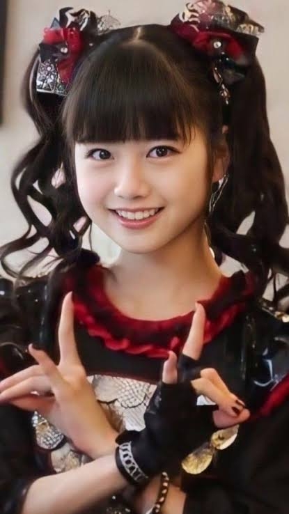 お人形さんみたいに見える有名人の画像PART4