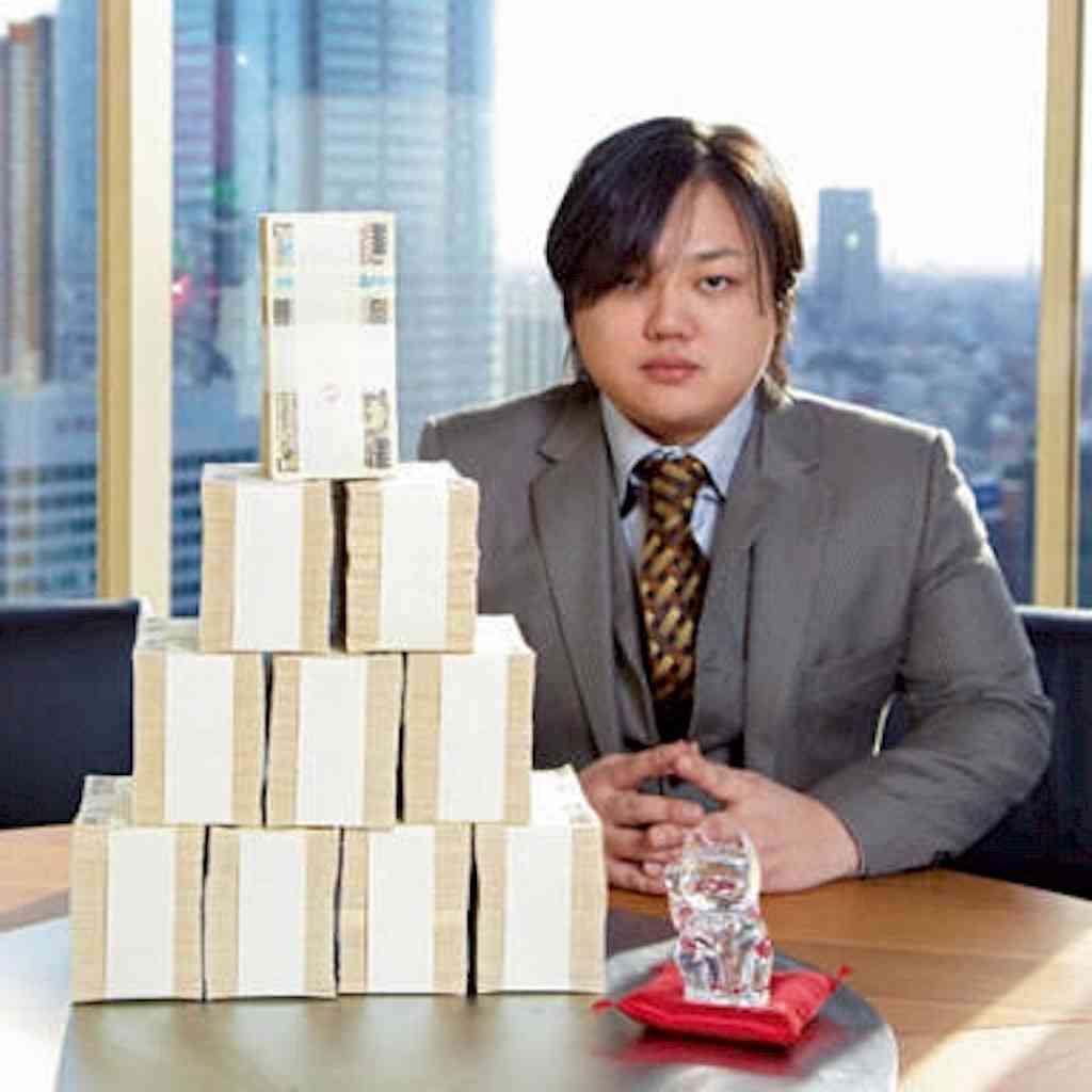 20歳でロレックス、リビングに現金100万円　nutsモデルの衝撃セレブ生活「欲しいものはパパがなんでも買ってくれる」