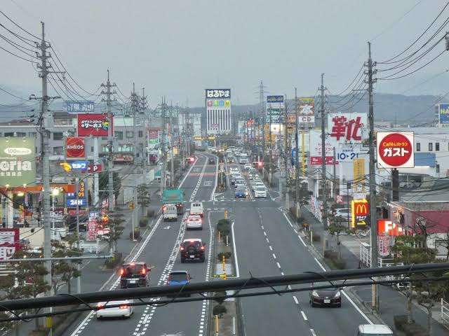 田舎の景色と都会の景色