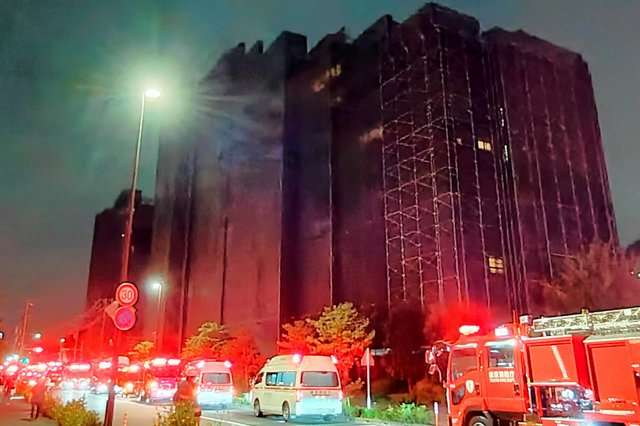 東京・小金井市の建物で火事　6人逃げ遅れか　消防など38台出動し消火活動