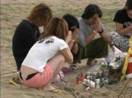 《相模原17歳死亡》「どうしてそんなモノを…」現場の献花付近に“菓子の袋・吸い殻・避妊具”まで…近隣住民は困惑、SNS配信者まで現れて【発生から１週間】