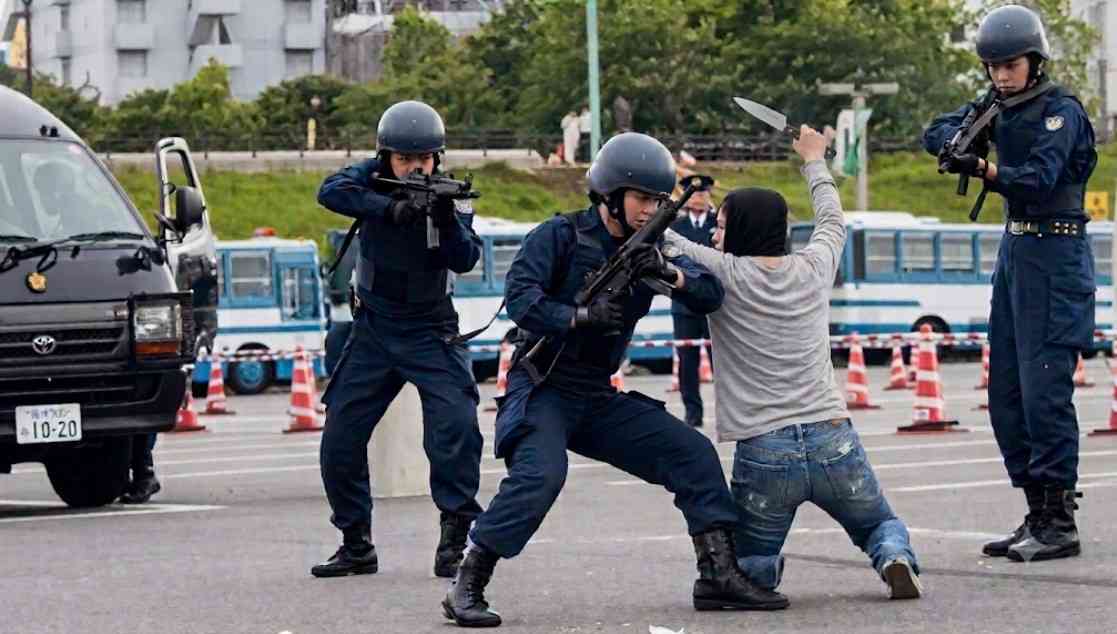 「死刑執行の朝は、怒号が飛び交い、警報機が鳴り響き…」　凶悪死刑囚たちの獄中生活を、身の回りの世話をした元受刑者が明かす