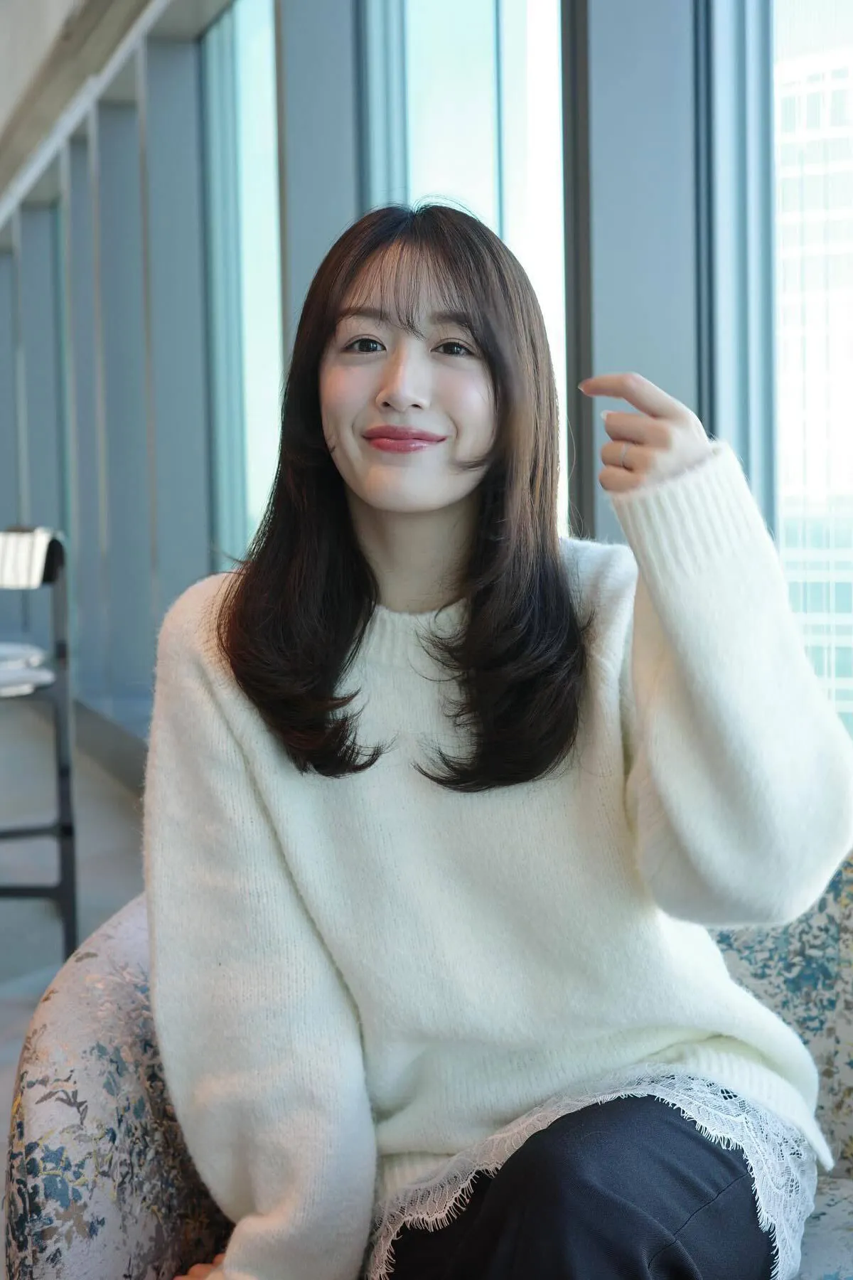 《妻・趣里の不在中に密会》三山凌輝と宝塚OG花乃まりあが高級ホテルへ…ランボルギーニで送迎も「報道後も2人はまったく反省していない」知人が証言