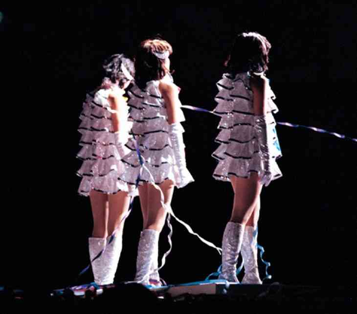 「私物をゴミ箱に捨て、暴行、監禁に近い行為まで…」　16年前の「宝塚イジメ」を傍観していた花乃まりあ　ヒロインを務める11月の舞台にも暗雲
