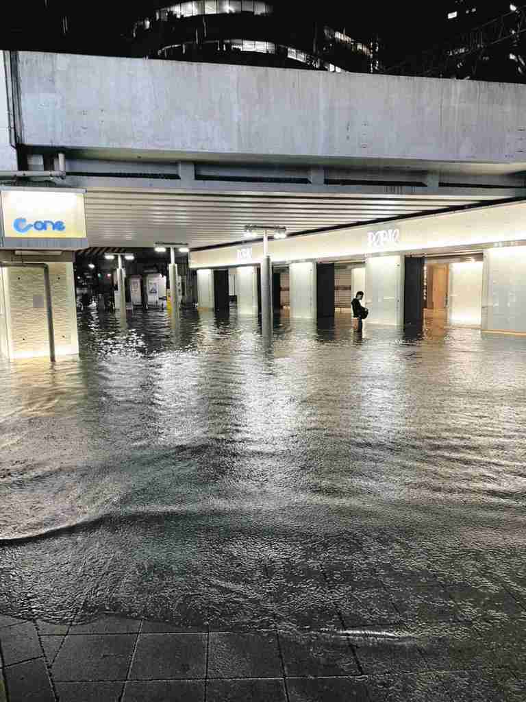 冠水した道路で車内に閉じ込め 高齢女性が心肺停止 千葉・柏市
