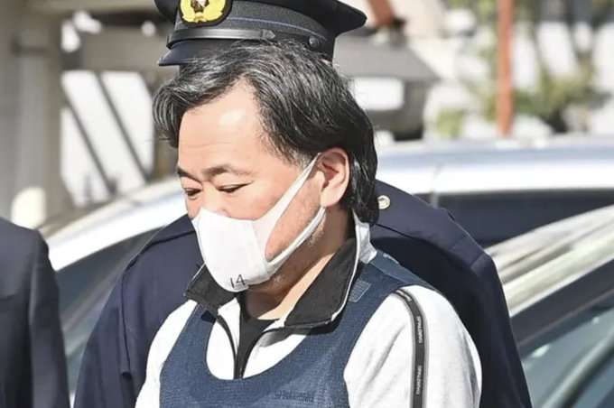 薬師寺の国宝「仏足石」に液体かけた疑い…自称“台湾のタレント”の女逮捕　台湾メディアは芸能人「ウーション」と推定