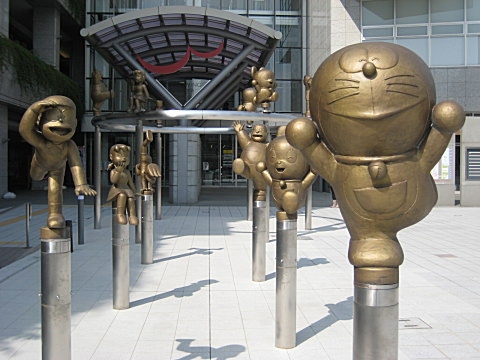 キャラクターの銅像が見たい！