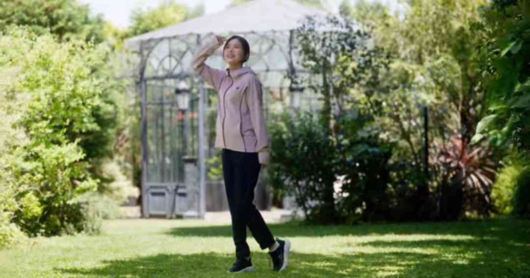 芳根京子、パリで見せた “ブカブカヒール” 姿に「かわいそう」の声…綾瀬はるかも苦戦した世界ブランドのサイズ感