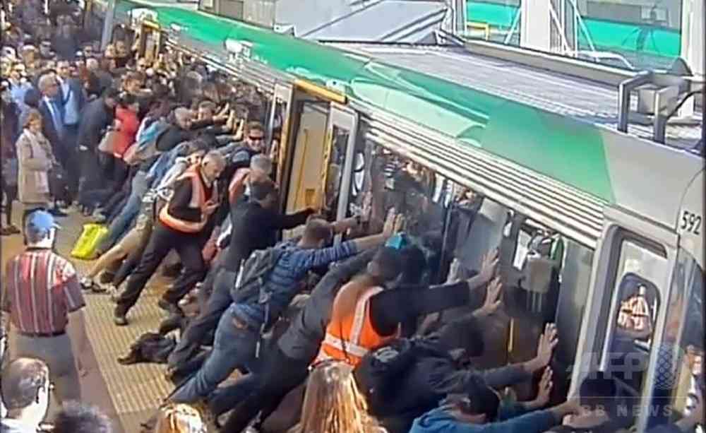 新幹線に乗ろうとして…1歳女児がホームから転落　駅員がすぐに救助、女児は「落ち着いた様子」　静岡・JR熱海駅