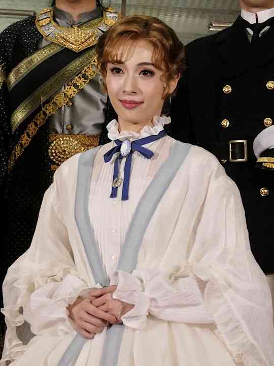 元宝塚トップ女優・花乃まりあ　三山凌輝と不倫疑惑報道で失っていた「大チャンス」