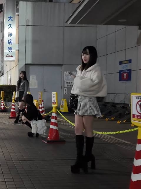 「外国人客に買われる少女たち」歌舞伎町“立ちんぼ”が生み出す食物連鎖と“安いニッポン”の現実