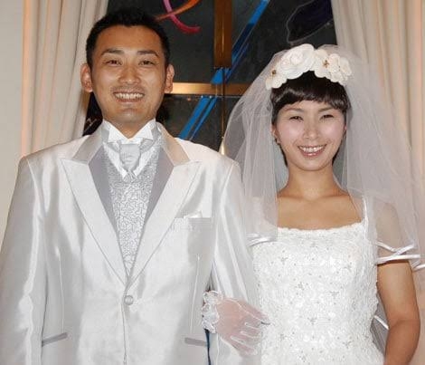 くわばたりえ夫妻、結婚17周年迎え「ゼクシィ」11月号登場 バウリニューアルで涙のファーストミート＆ハグショット公開