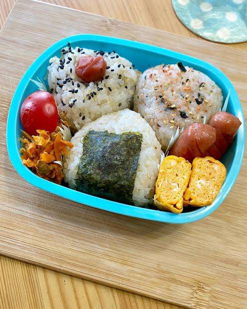 おにぎり弁当の画像が見たい