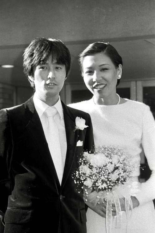 色んな芸能人の結婚会見が見たい Part3