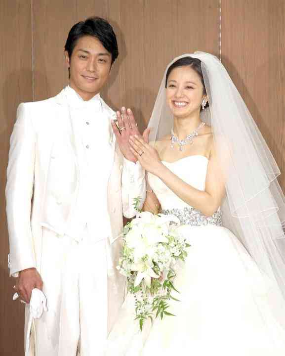 色んな芸能人の結婚会見が見たい Part3