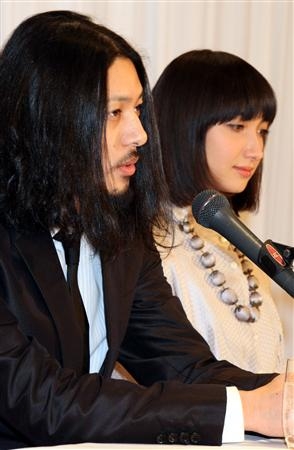 色んな芸能人の結婚会見が見たい Part3