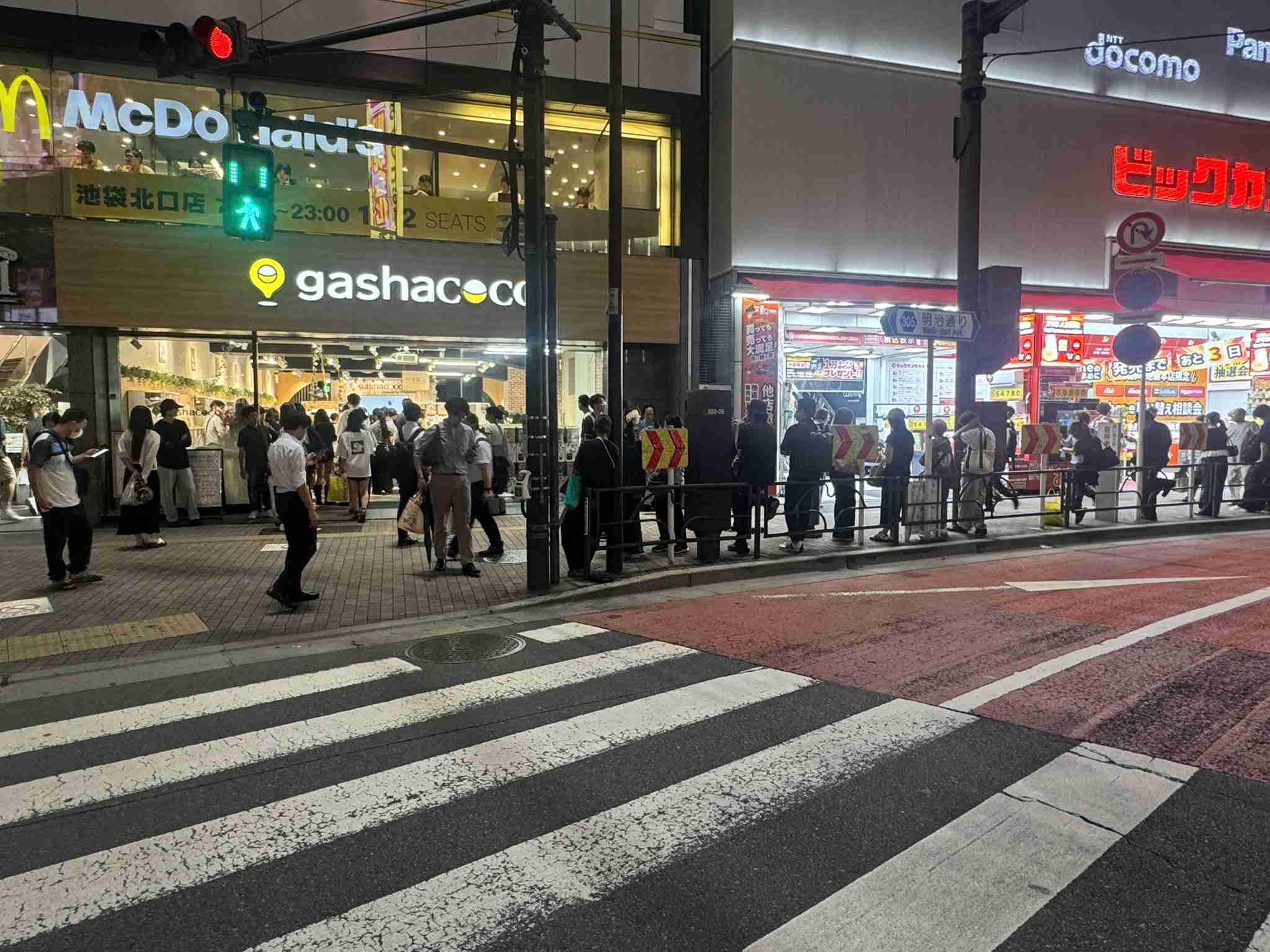 人気ガチャ「めじるしアクセサリー」販売見合わせ相次ぐ　本社広報「混雑緩和のため」と説明