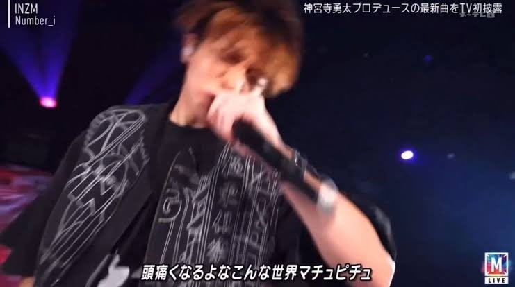 秋元康バッシングで蒸し返された「セクシー小学生アイドル」の歌詞があまりにエゲツない