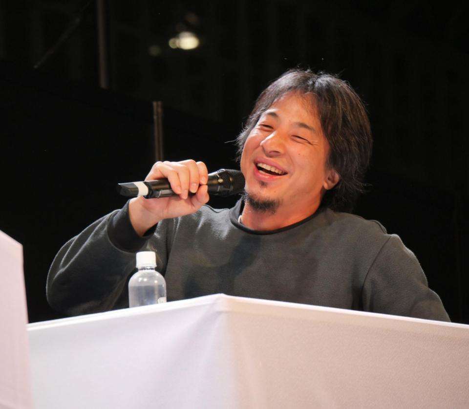 「胸きゅっとなった」FRUITS ZIPPER・仲川瑠夏 月足天音の手だけ取らず…メンバー集合のソロデビュー祝福シーンでファンが感じた“違和感”