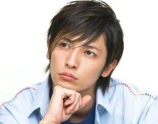 見た目と声のギャップがある有名人といえば?