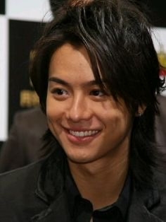 「今どきタトゥーで騒ぎすぎ」3児の父・TAKAHIRO、二の腕に〝がっつりタトゥー〟…スタジオ姿に「ファッションアイテム」「芸能人だしね」の声