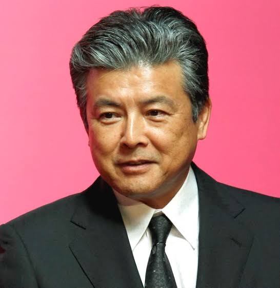 この人はおじさま？おじさん？