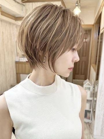 ショートヘアの人、ちょっと来てくれませんか?