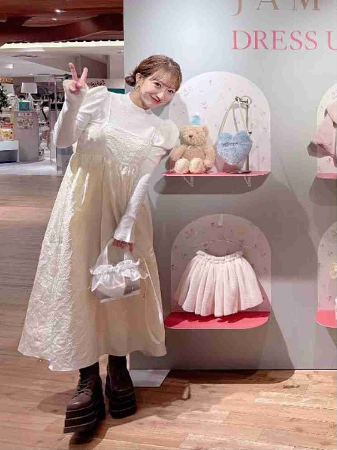 デパートで働いてそうな芸能人の写真と売り場紹介 【Part2】