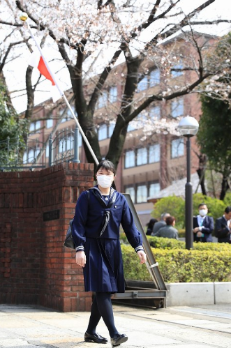 天皇皇后両陛下「ジブリパーク」を訪問 「カオナシ」と写真撮影も 映画の名場面を再現した展示を見学 陛下の携帯電話で撮影も