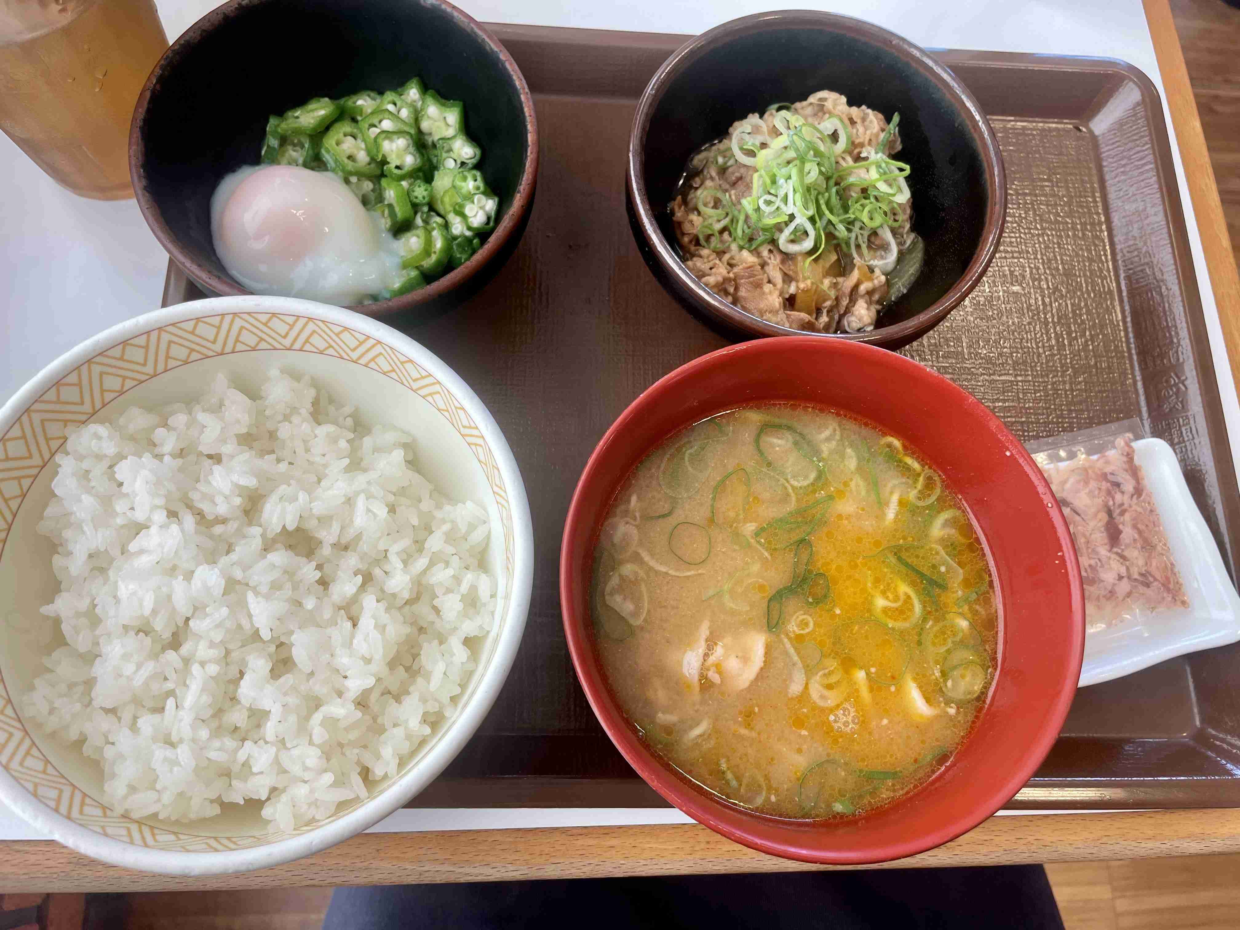 チェーン店で一番好きなモーニングは何ですか？