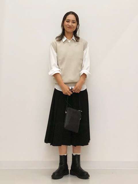 そのスカート「10年くらい前の人」に見えるかも…“服装がなんとなく古い人”の特徴と、回避のコツ