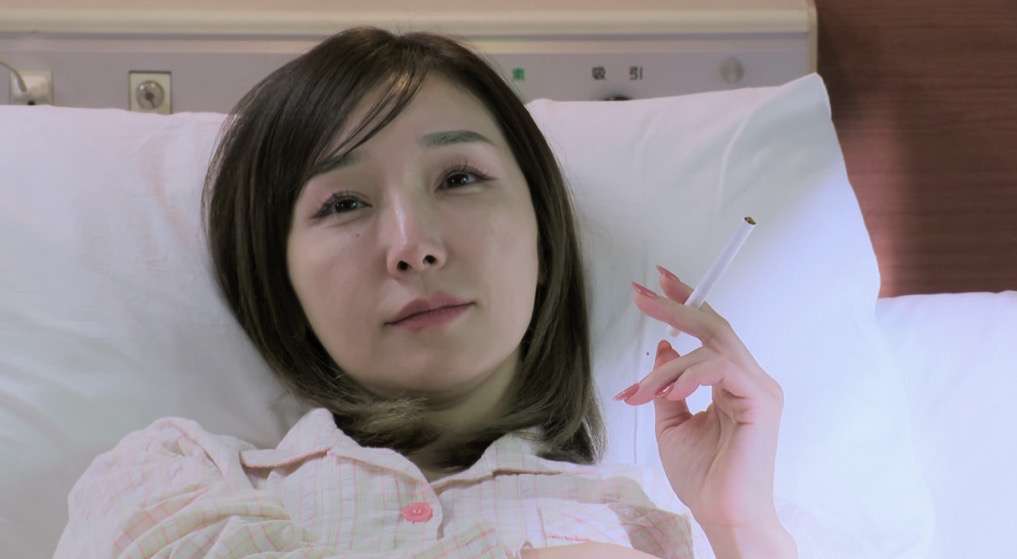 加護亜依『ヤニねこ』出演で話題 猛禽類の女役&アイキャッチ担当で原作者も驚き感謝