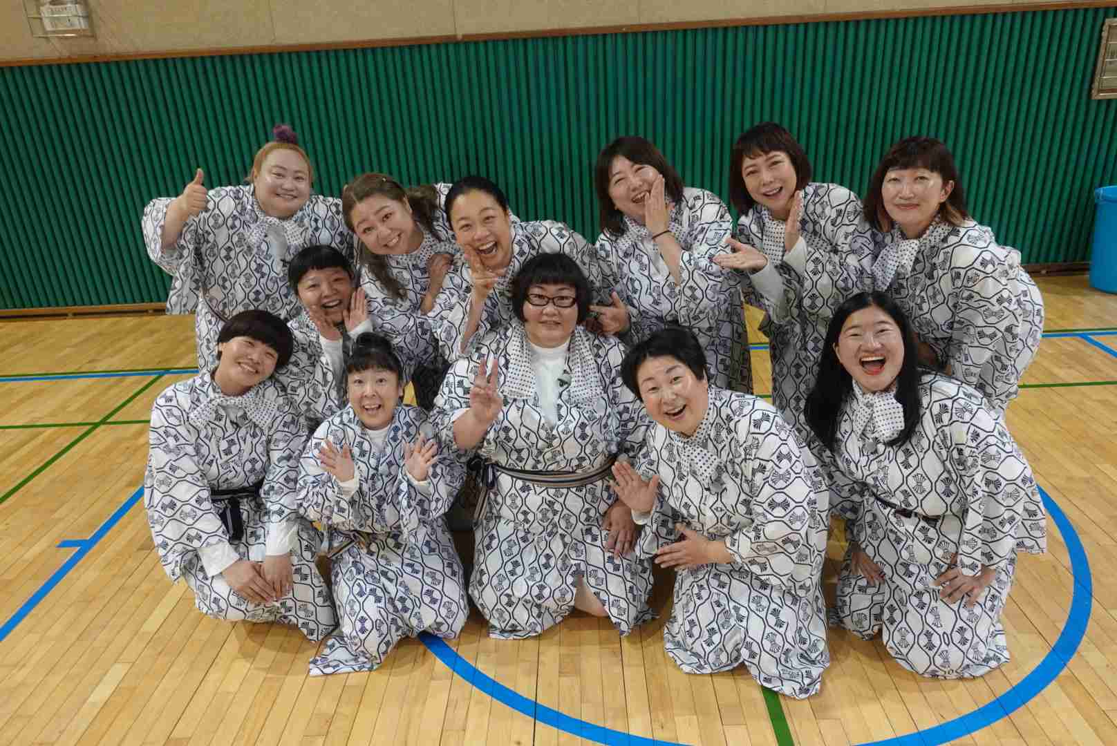 芸能人の集合写真を貼るトピ