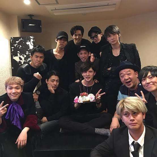 芸能人の集合写真を貼るトピ