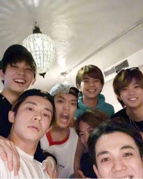 芸能人の集合写真を貼るトピ