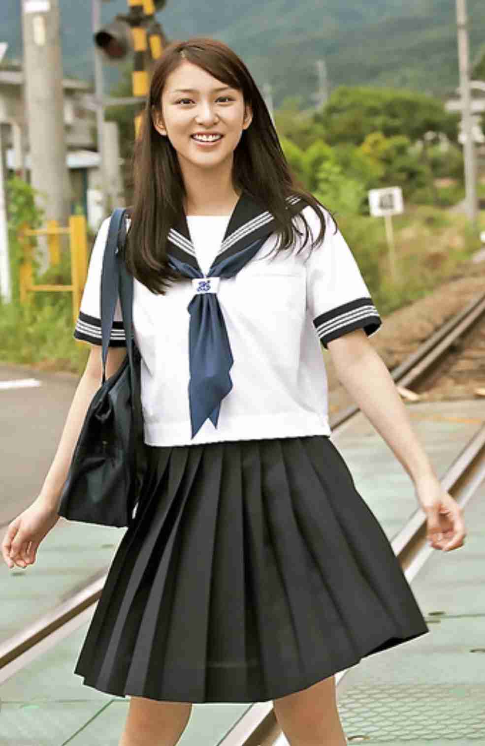 「この子13歳ってマジ!?」“日本一かわいい中学生”の最新ビジュアルにX衝撃「まじで顔整いすぎ」