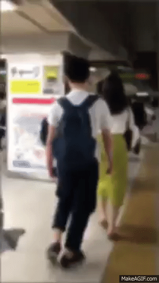 ぶつかりおじさん、って目的なに?