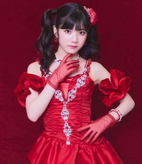 永野芽郁 かわいすぎる“膝上20cm”超ミニスカで繁華街に降臨…「元ナンバーワンキャバ嬢役」で開く新境地