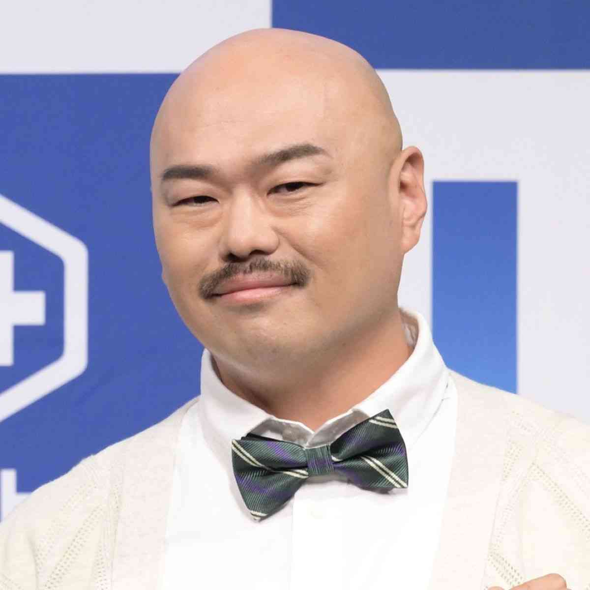同僚の声が甲高い