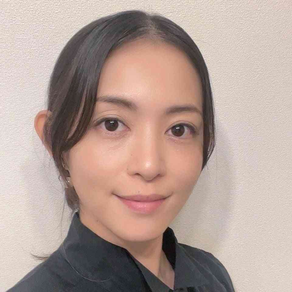 芸能界引退から6年…岩佐真悠子が介護士としてCM出演　39歳の現在“自分らしく働く”姿描く