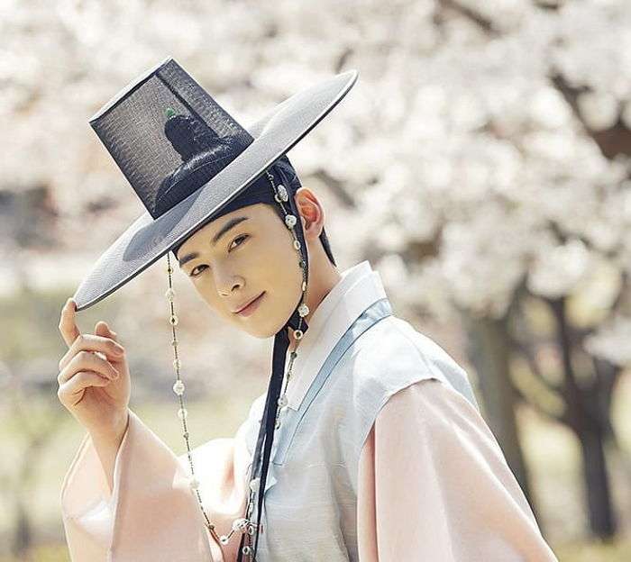 米俳優アンセル・エルゴート、韓国のイベントに